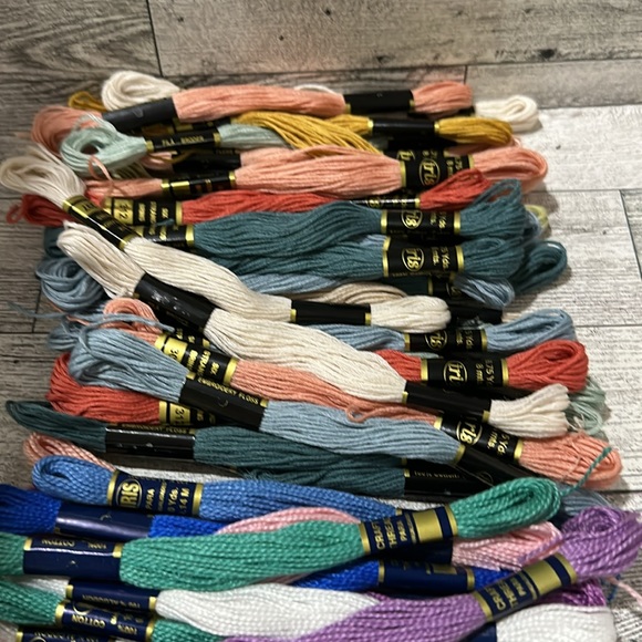 Huge multi colored floss craft friendship bracelet embroidery yarn lot of 66 - Picture 4 of 4